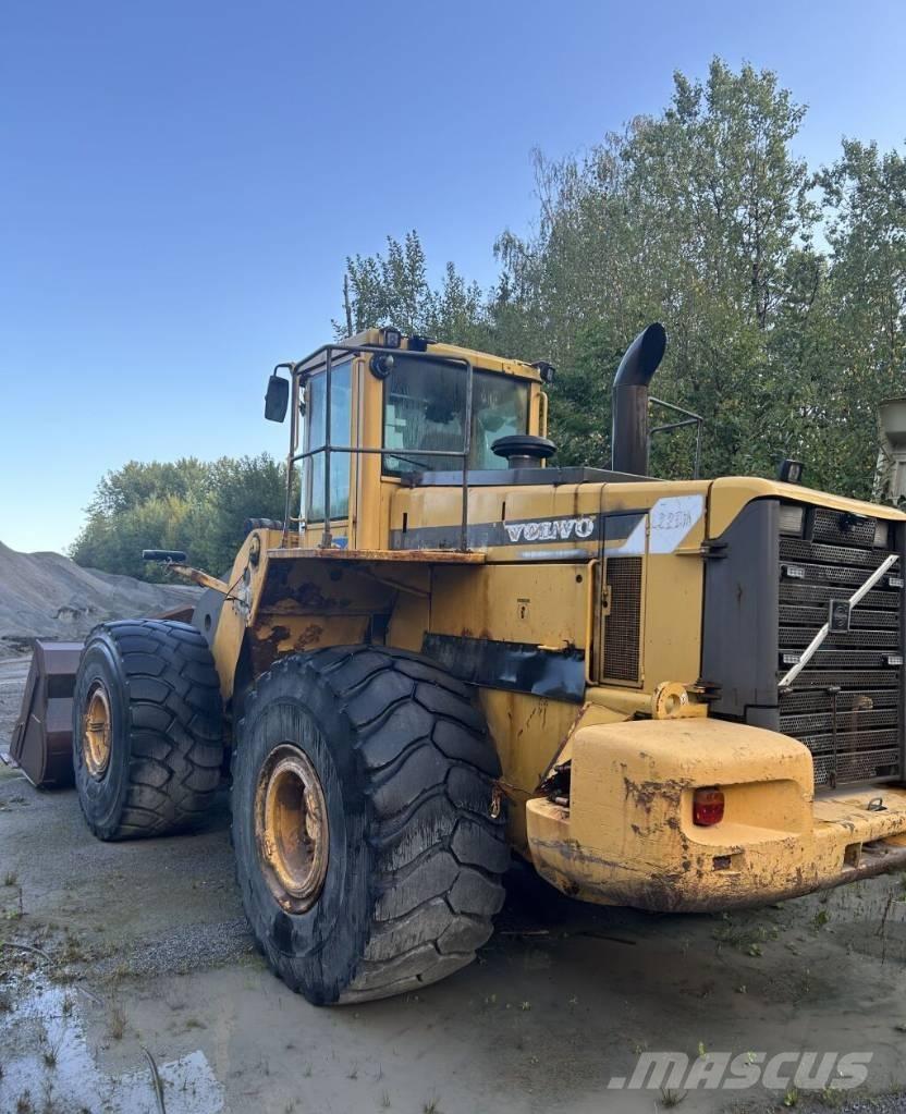 Volvo L 220 D Naudoti ratiniai krautuvai
