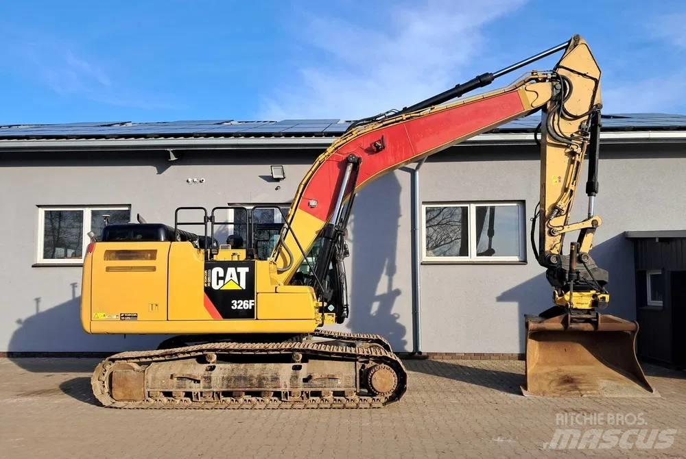 CAT 326 F L Vikšriniai ekskavatoriai