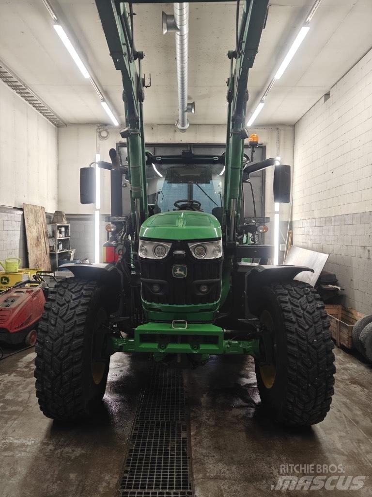 John Deere 6155 R Traktoriai
