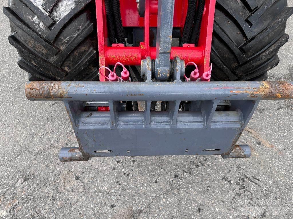 VM Loader 1040 LX Daugiafunkciniai pakrovėjai