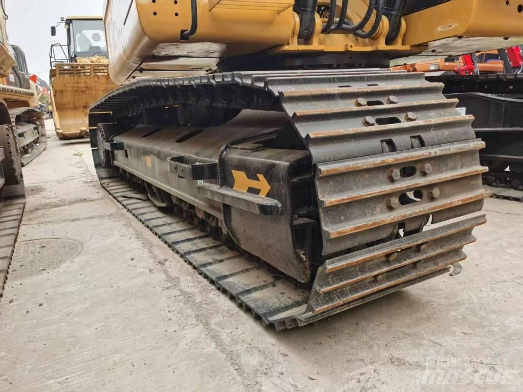 CAT 320 D L Vikšriniai ekskavatoriai