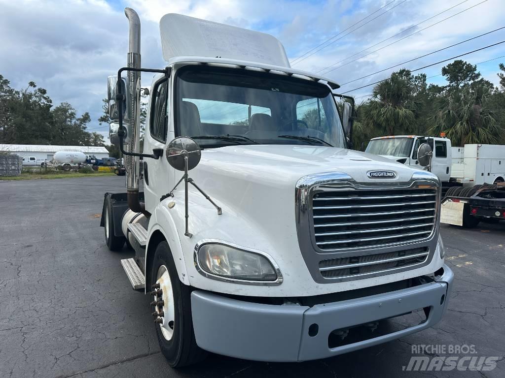Freightliner M2 112 Naudoti vilkikai
