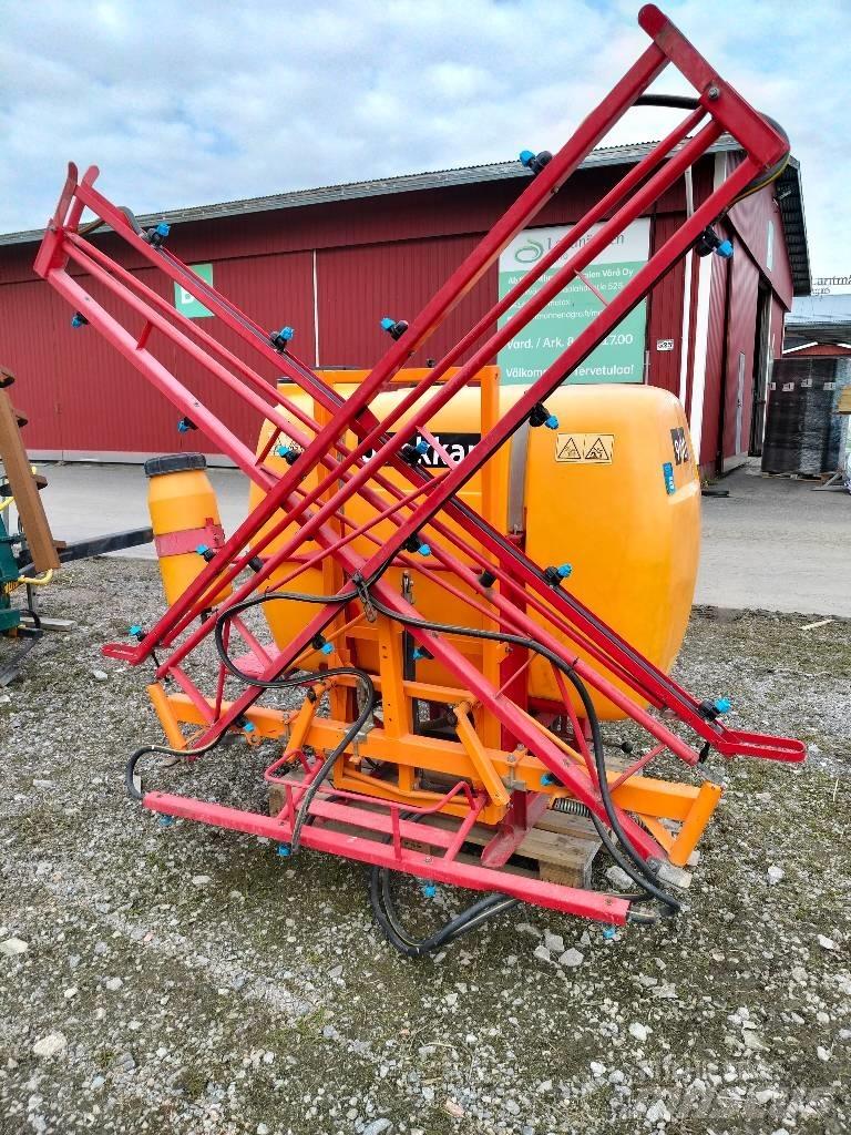Junkkari 900 / 12 Įmontuoti purkštuvai
