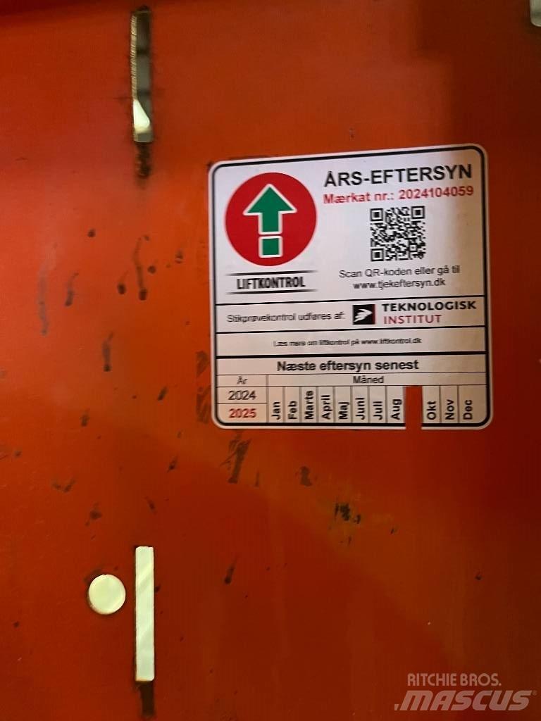 JLG 2646 ES Žirkliniai keltuvai
