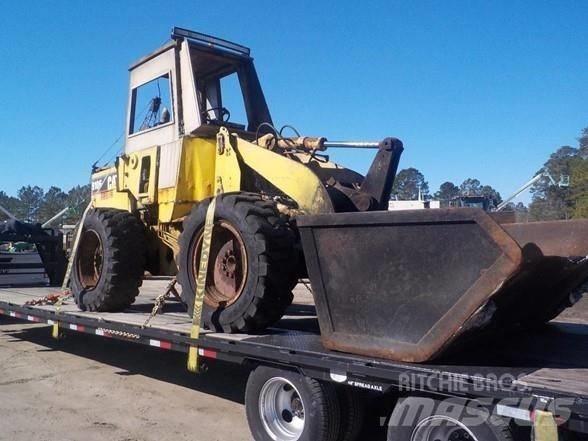 CAT 910 F Naudoti ratiniai krautuvai