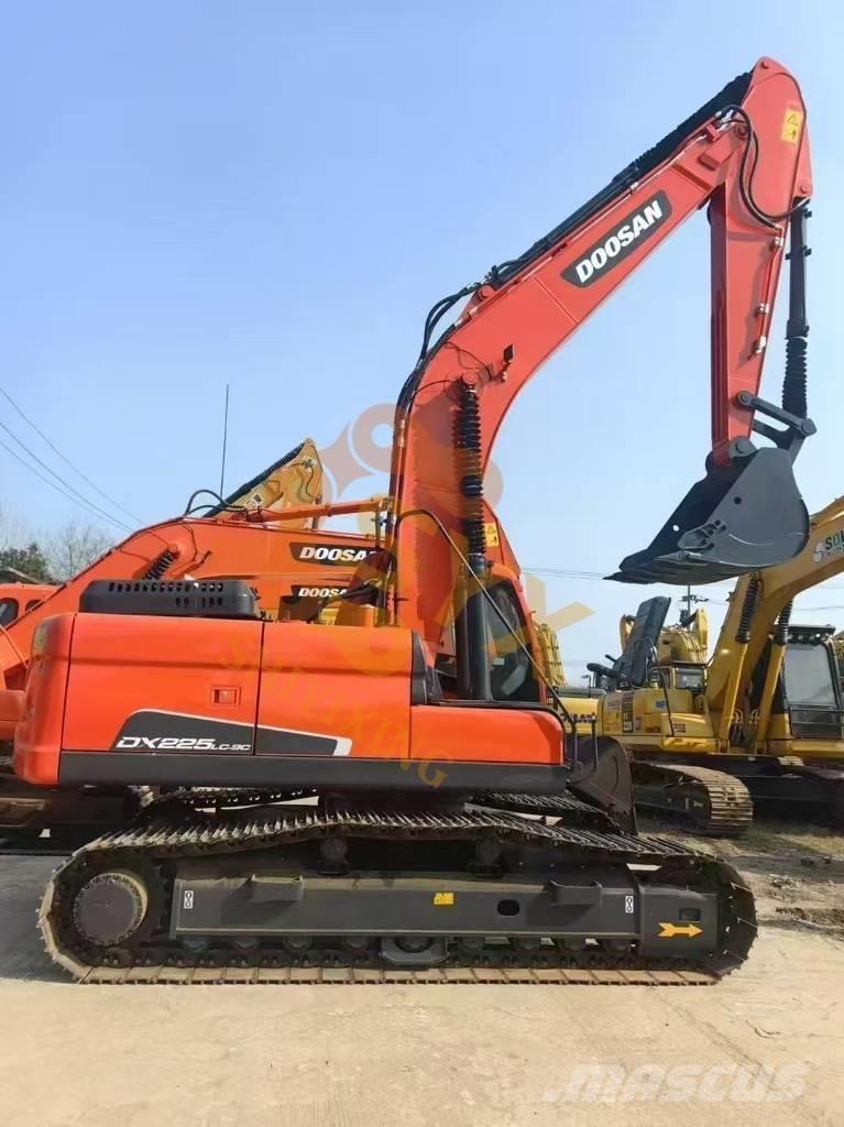 Doosan DX 225 LC Vikšriniai ekskavatoriai