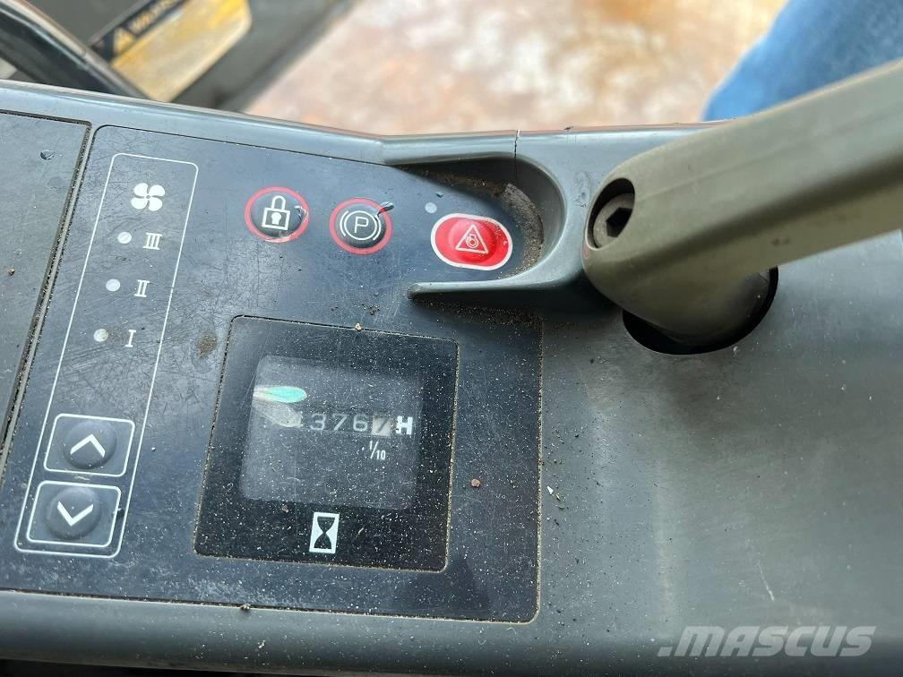JCB JS 240 LC Vikšriniai ekskavatoriai