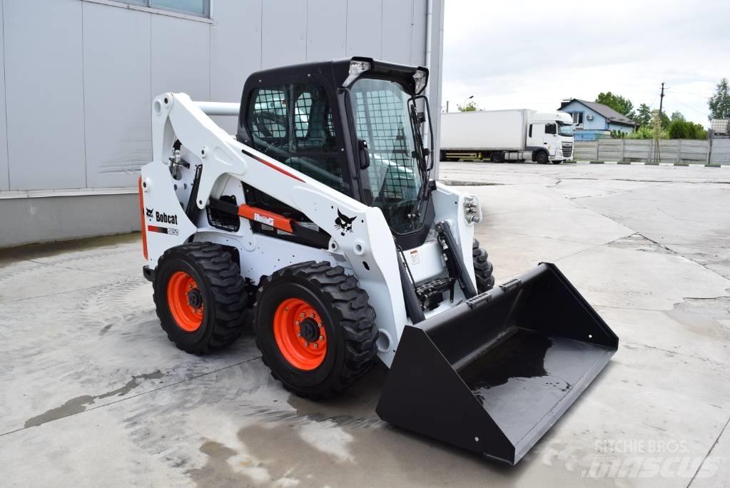 Bobcat S 650 Krautuvai su šoniniu pasukimu