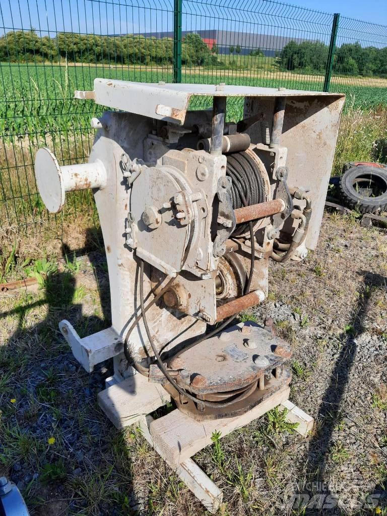 Bobcat Treuil / Winch Teleskopiniai krautuvai