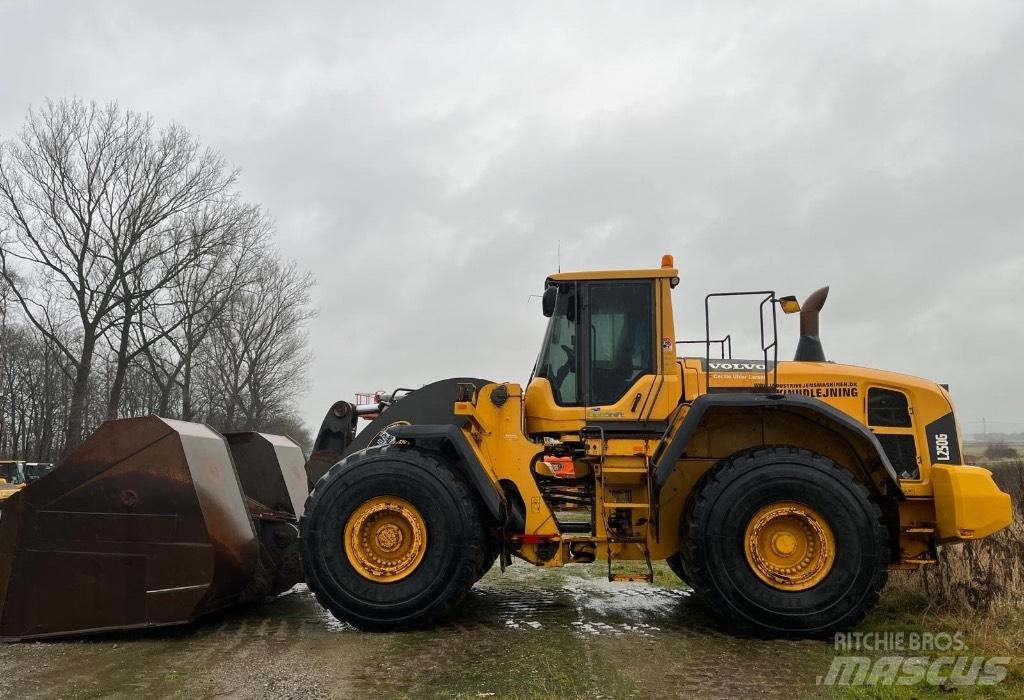 Volvo L 250 G Naudoti ratiniai krautuvai