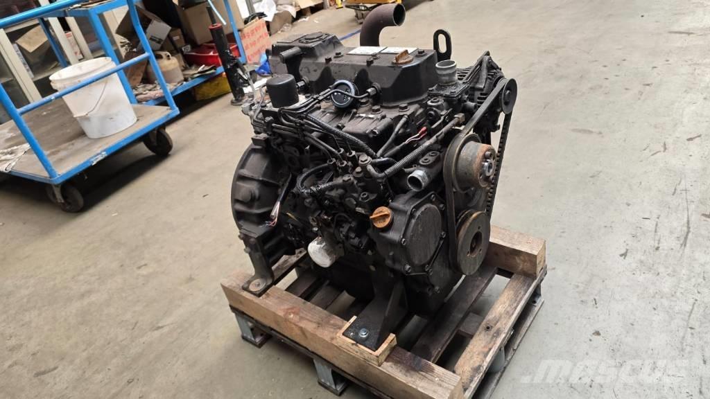 Yanmar 4TNV98 Varikliai
