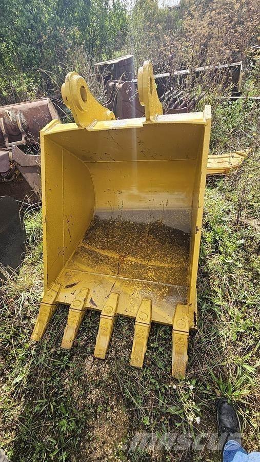 Komatsu PC200 Kaušai