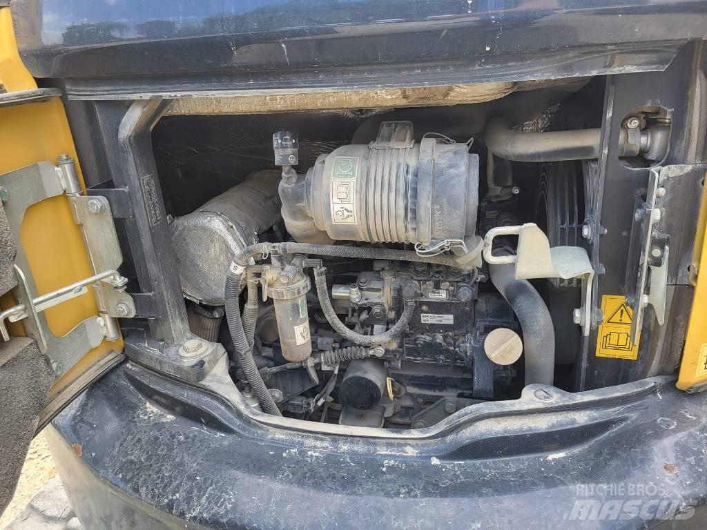 Komatsu PC26MR-3 Mini ekskavatoriai < 7 t