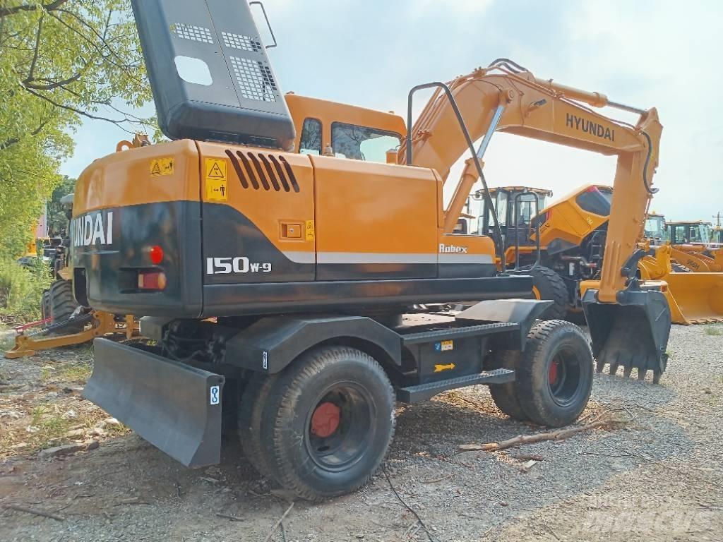Hyundai 150W-9 Vikšriniai ekskavatoriai
