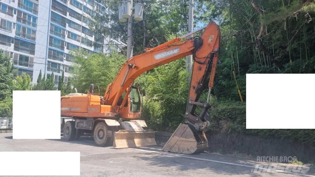 Doosan DX 210 W Ratiniai ekskavatoriai