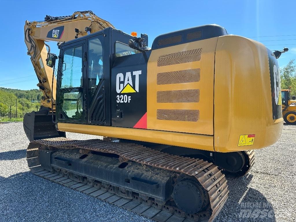 CAT 320 FL 2017 Vikšriniai ekskavatoriai