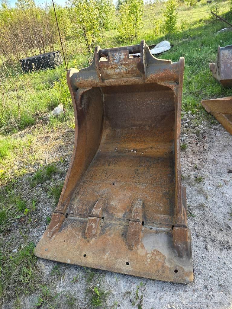 CAT M 318 F Ratiniai ekskavatoriai