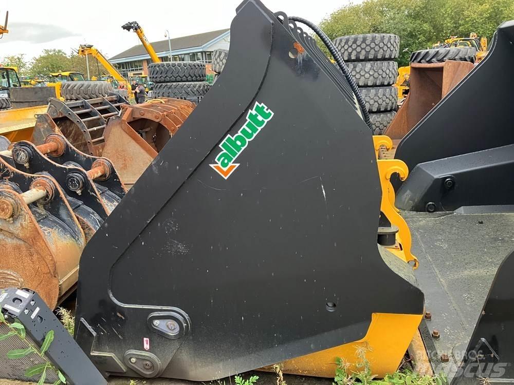 Volvo L 120 F Naudoti ratiniai krautuvai