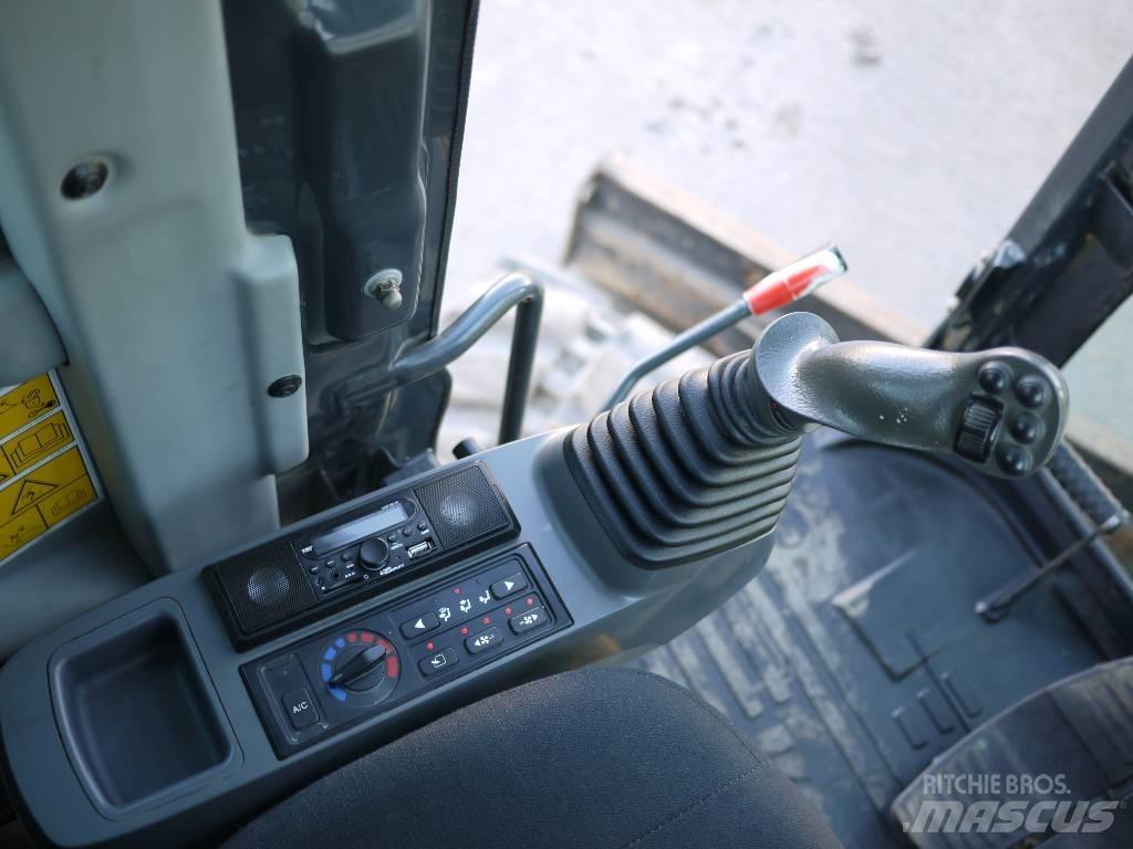 Komatsu PC 80 MR-3 Vidutinės galios ekskavatoriai 7-12 t