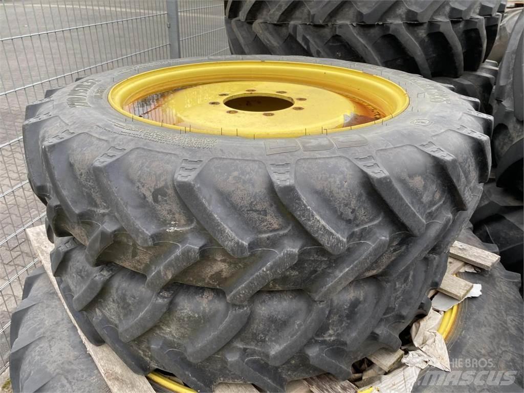 BKT 270/95R32 Padangos, ratai ir ratlankiai