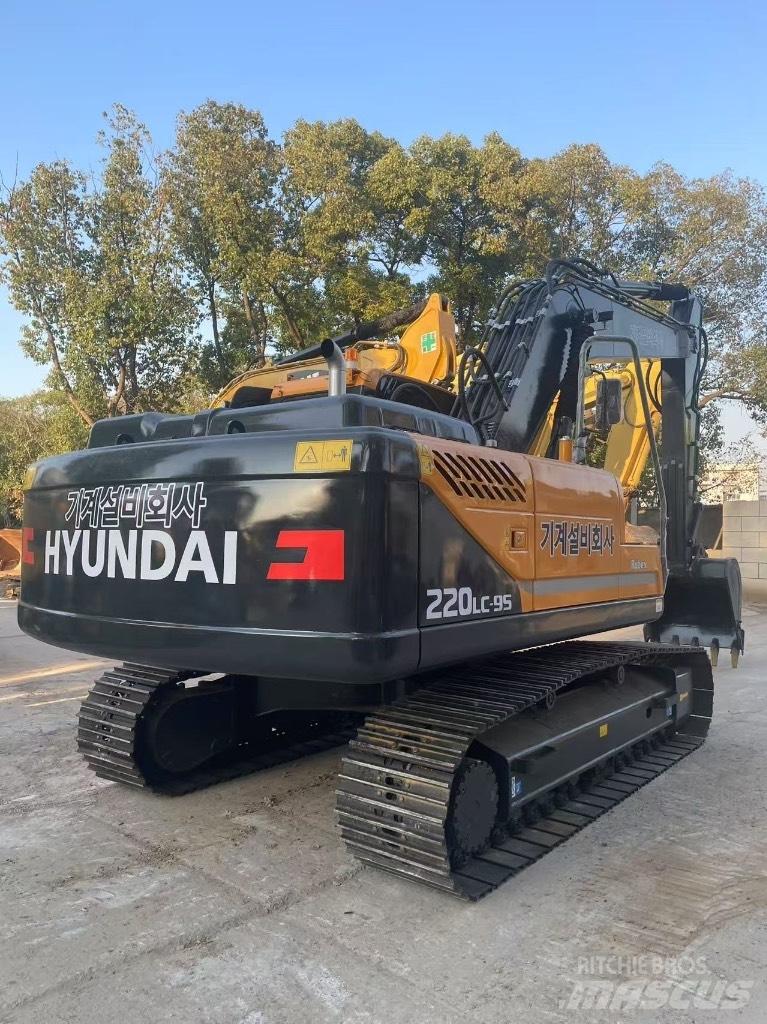 Hyundai 220LC-9S Vikšriniai ekskavatoriai