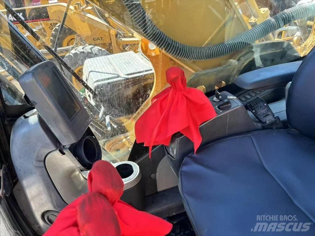 CAT 325 D Vikšriniai ekskavatoriai
