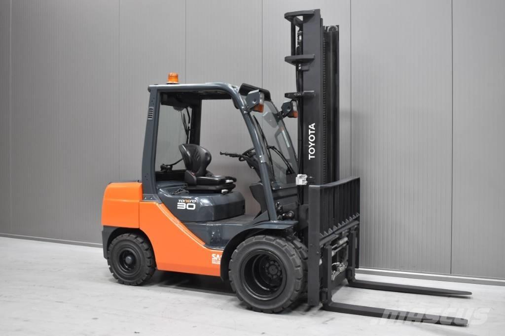 Toyota 02-8FDF30 Dyzeliniai krautuvai
