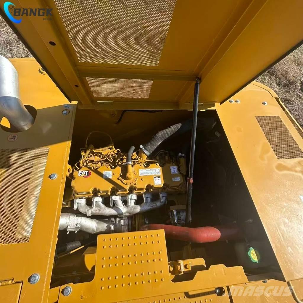 CAT 323 Vikšriniai ekskavatoriai