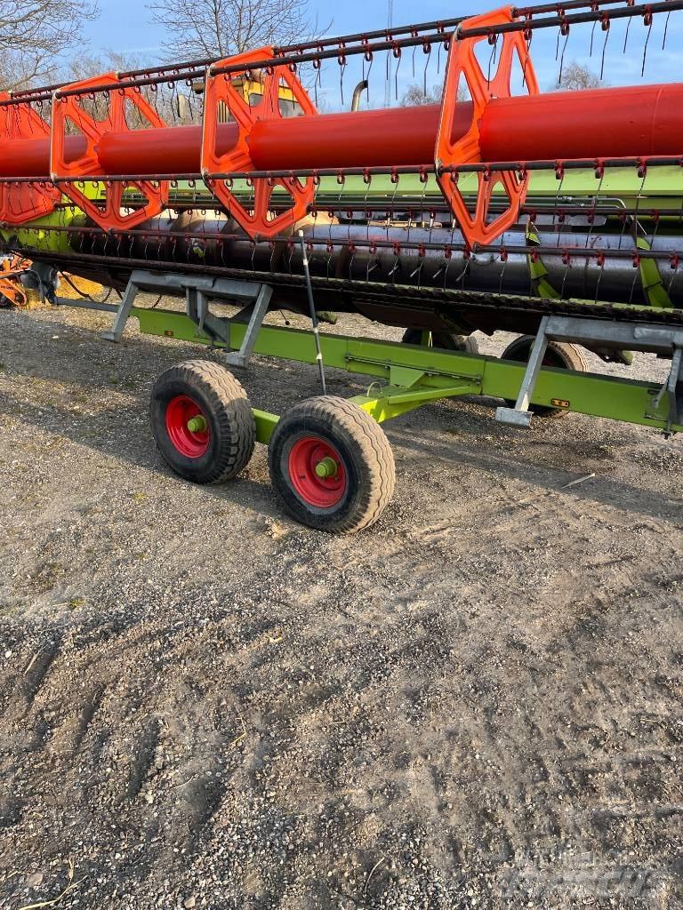 CLAAS LEXION 540 Derliaus nuėmimo kombainai