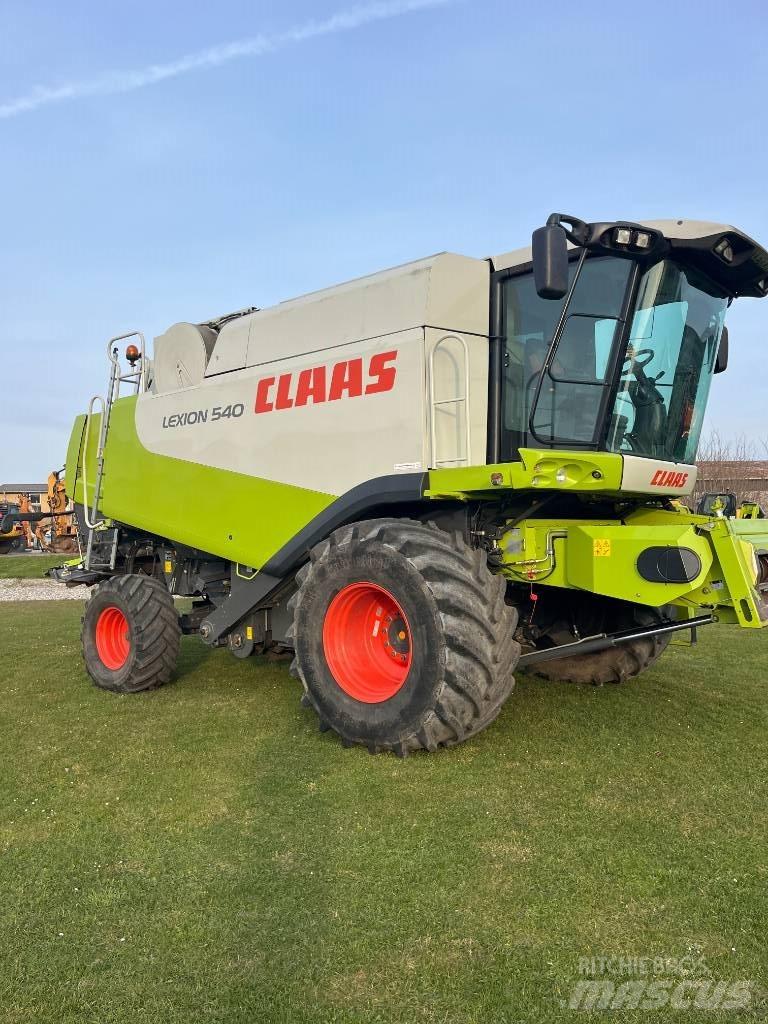 CLAAS LEXION 540 Derliaus nuėmimo kombainai