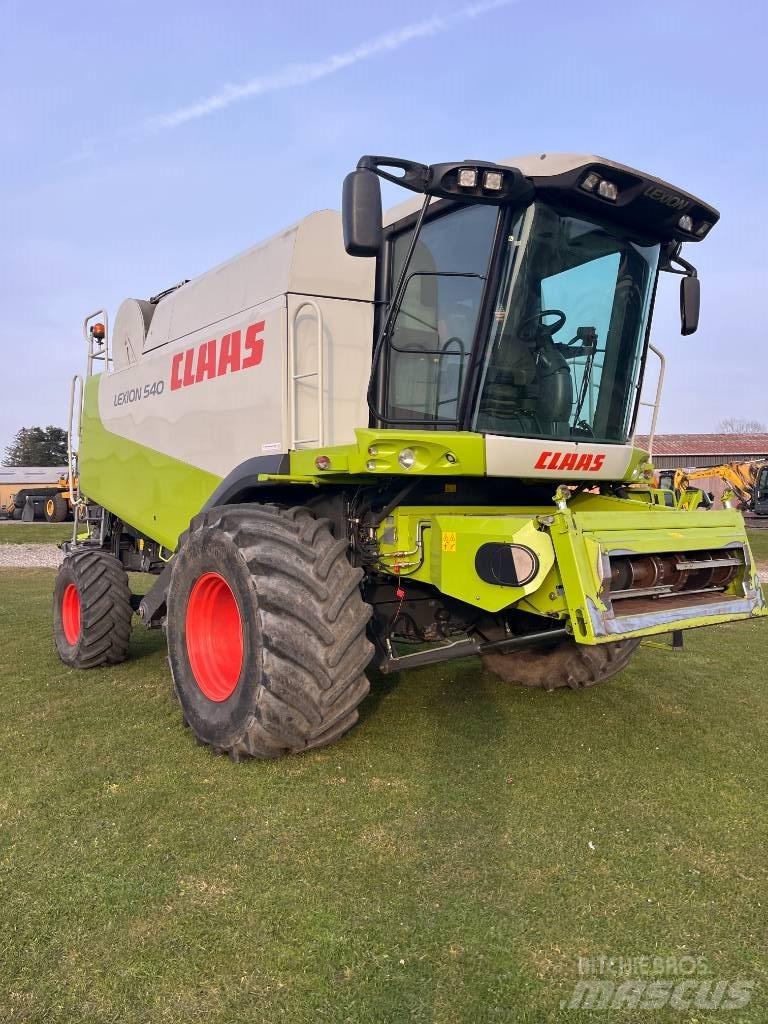 CLAAS LEXION 540 Derliaus nuėmimo kombainai