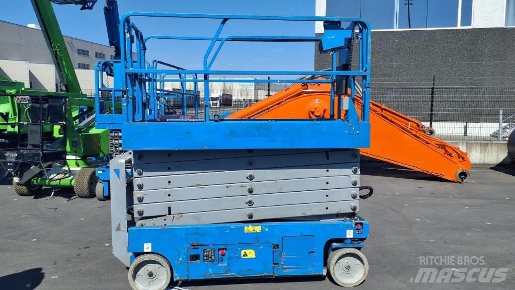 GENIE GS4047 Žirkliniai keltuvai