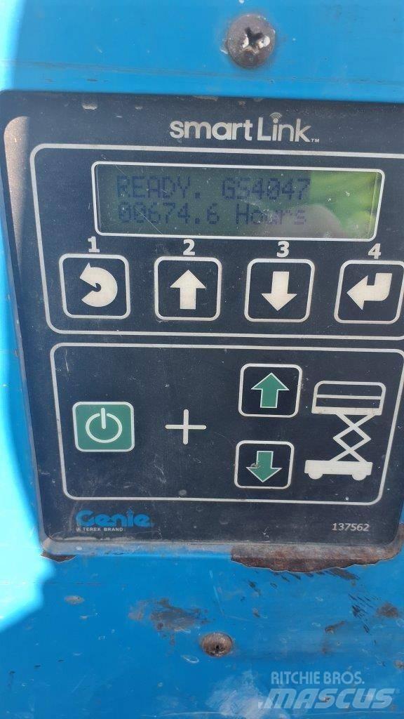 GENIE GS4047 Žirkliniai keltuvai
