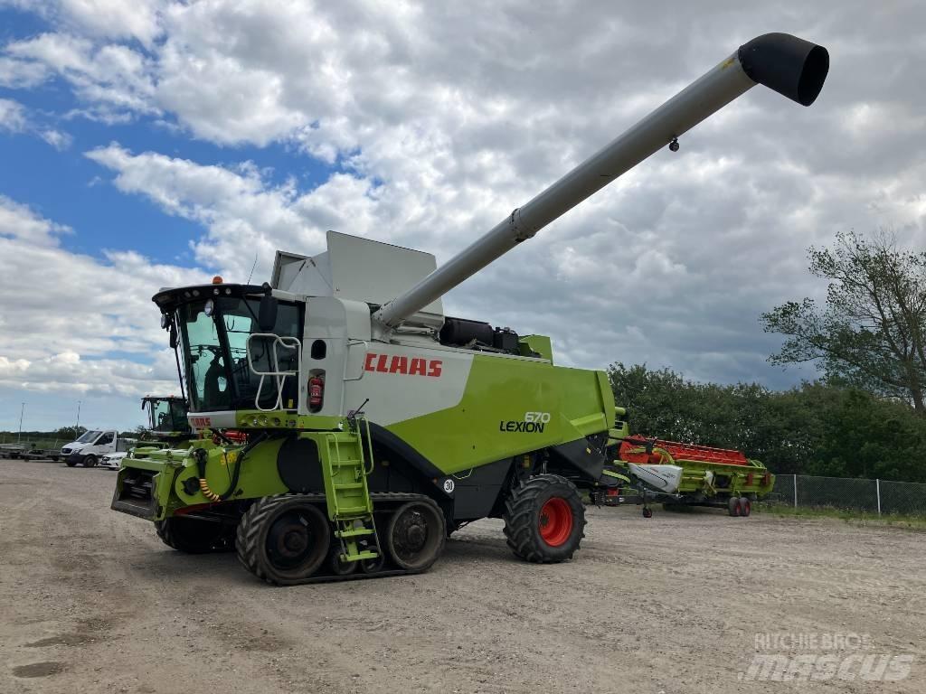 CLAAS LEXION 670 TT Derliaus nuėmimo kombainai