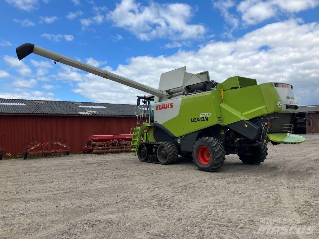 CLAAS LEXION 670 TT Derliaus nuėmimo kombainai