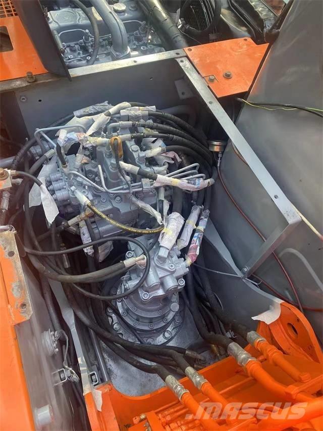 Hitachi EX120 Vikšriniai ekskavatoriai