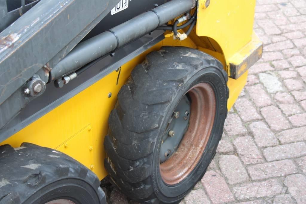 Thomas T85 Krautuvai su šoniniu pasukimu