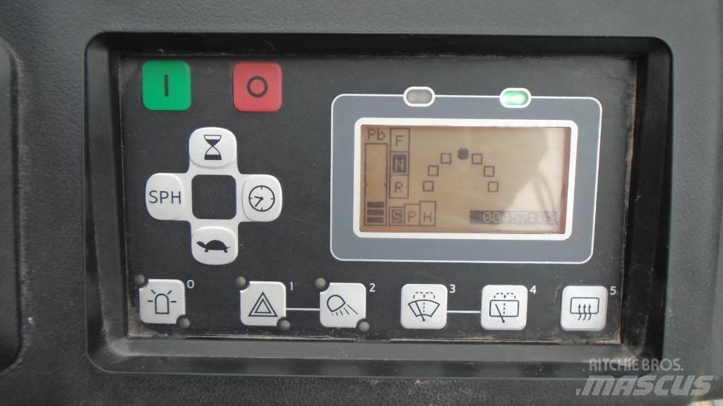 Toyota 8 FB E 15 Elektriniai šakiniai krautuvai