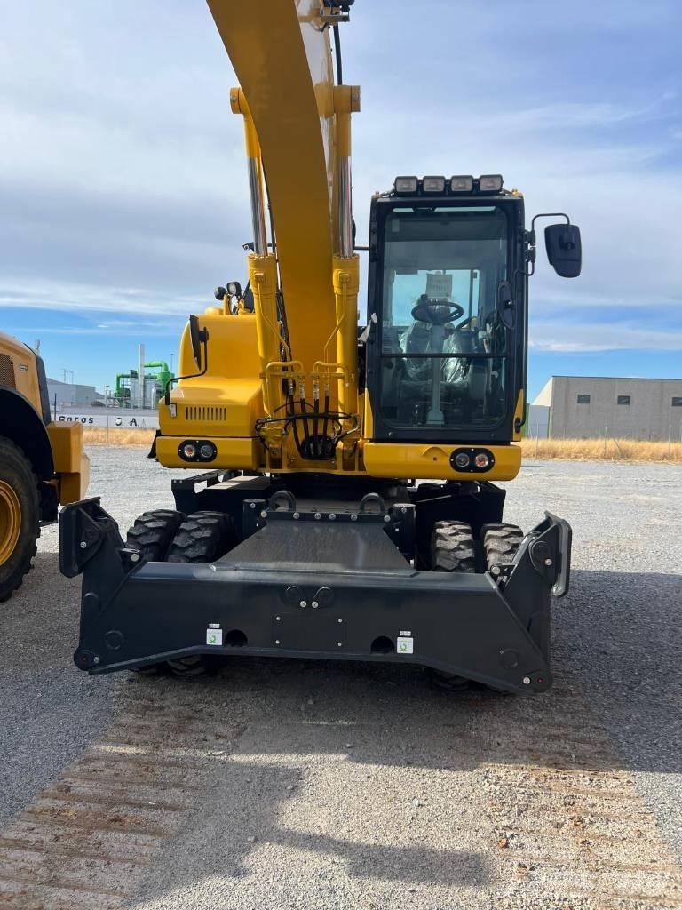 Komatsu PW 180 Ratiniai ekskavatoriai