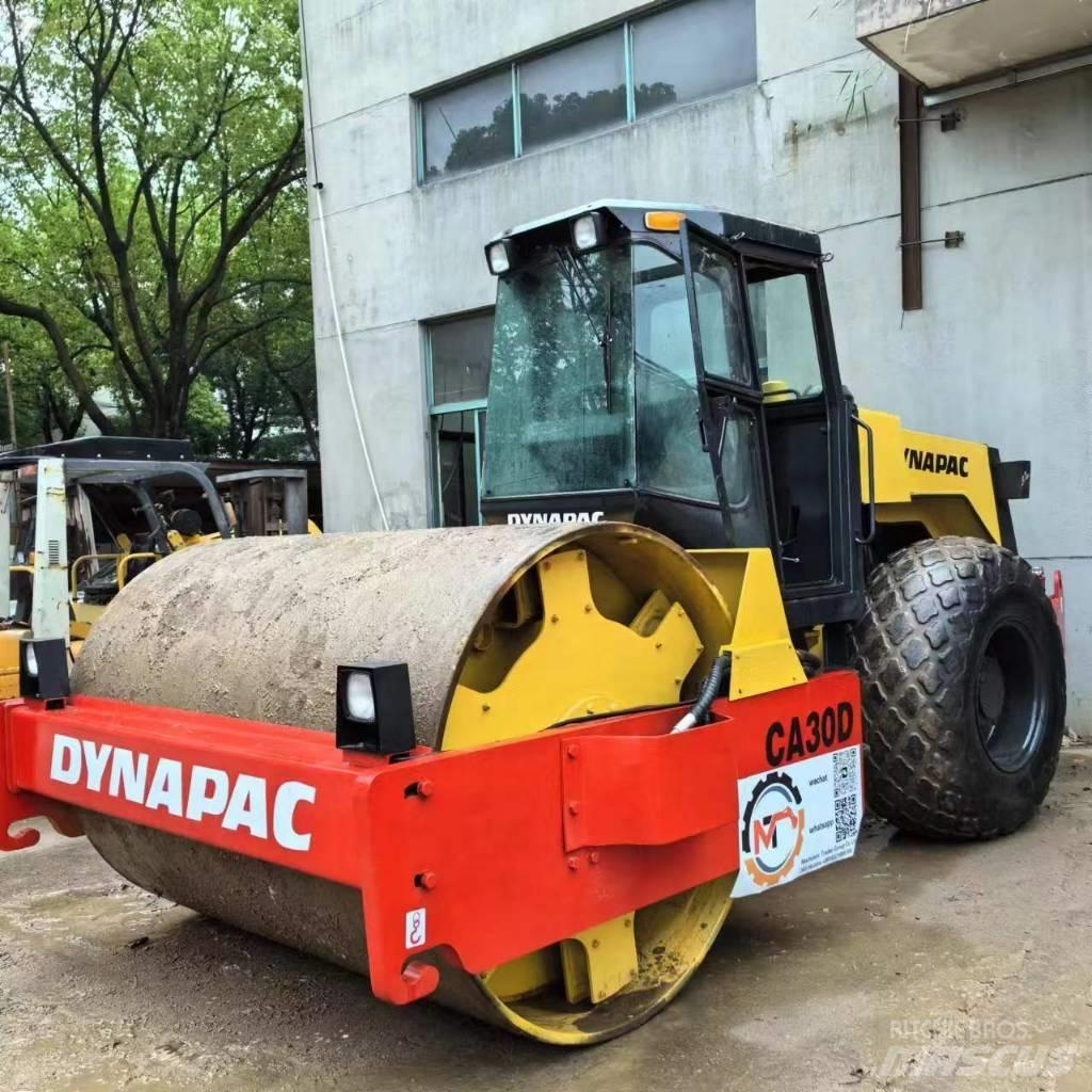 Dynapac CA30D Vieno būgno volai