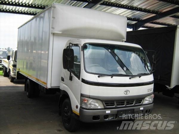 Toyota Dyna 8145 Sunkvežimiai su dengtu kėbulu