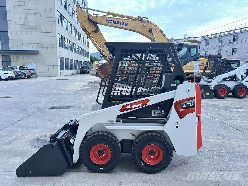 Bobcat S70 Krautuvai su šoniniu pasukimu