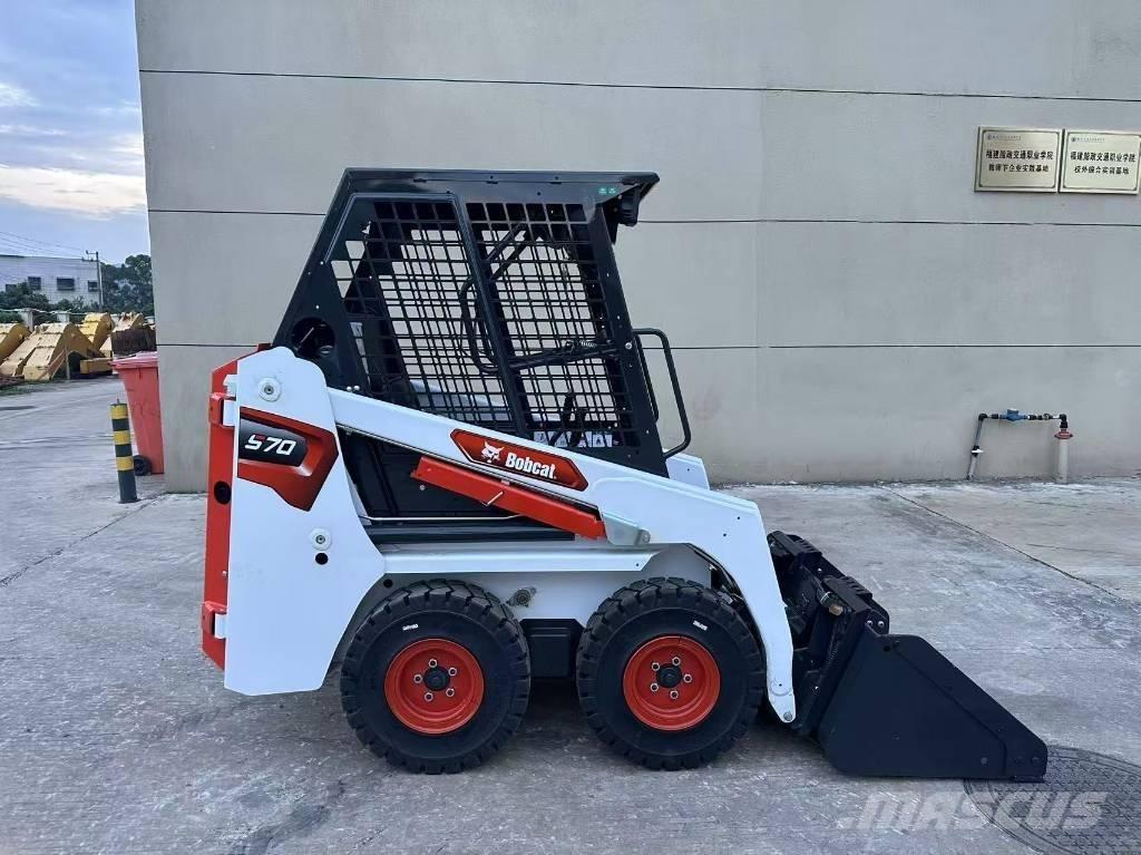 Bobcat S70 Krautuvai su šoniniu pasukimu