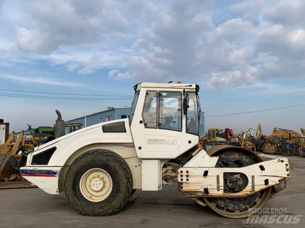 Bomag BW 213 D H-4 Vieno būgno volai