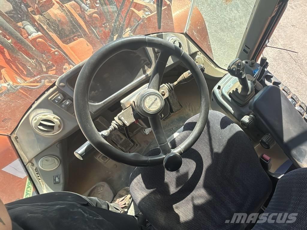 Doosan DL 250-3 Naudoti ratiniai krautuvai