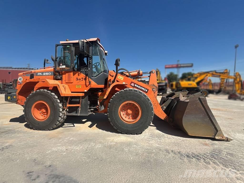 Doosan DL 250-3 Naudoti ratiniai krautuvai
