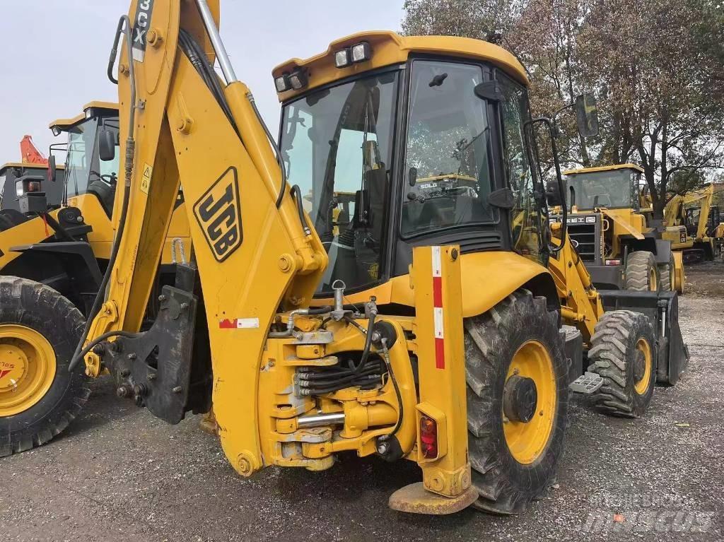 JCB 3CX Naudoti ratiniai krautuvai