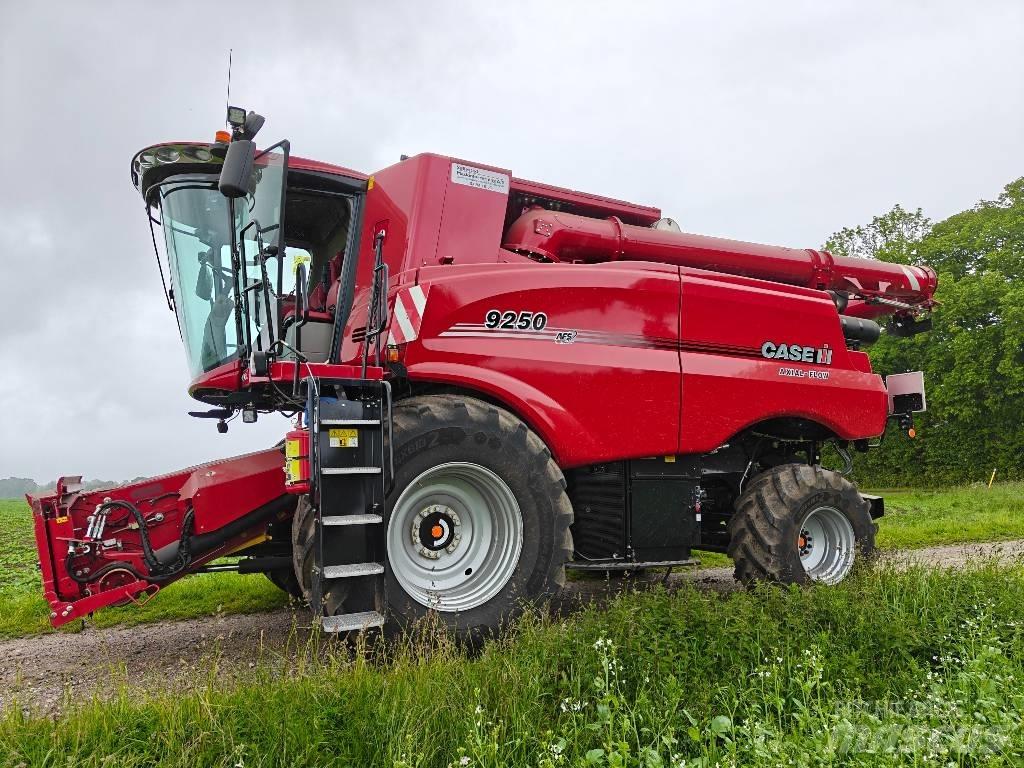 Case IH 9250 Derliaus nuėmimo kombainai