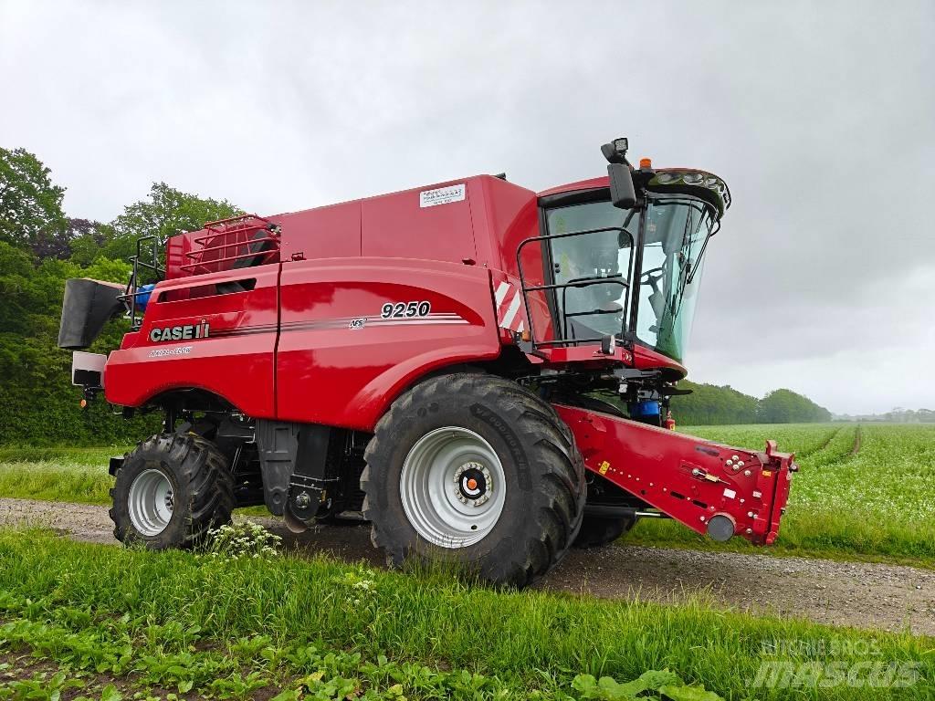 Case IH 9250 Derliaus nuėmimo kombainai
