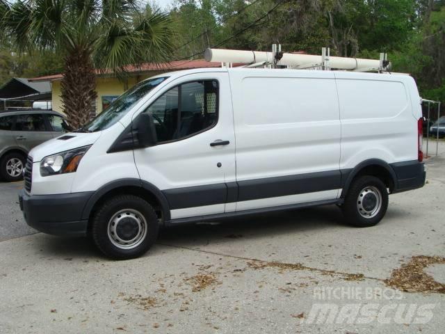 Ford T250 Sunkvežimiai su dengtu kėbulu